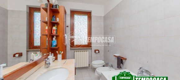 4 bedrooms Villa in Bubbiano, Italy No. 295870 13