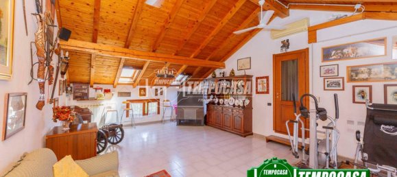 4 bedrooms Villa in Bubbiano, Italy No. 295870 9