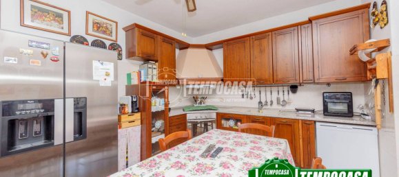 4 bedrooms Villa in Bubbiano, Italy No. 295870 6