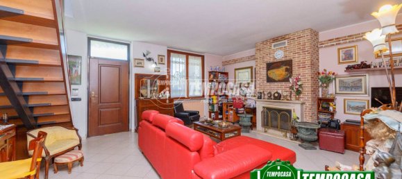 4 bedrooms Villa in Bubbiano, Italy No. 295870 5