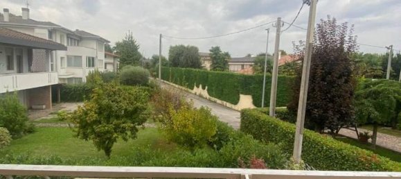 11 rooms Apartment in Noventa Padovana, Italy No. 30984 18