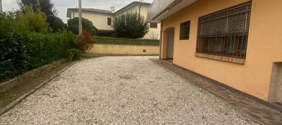 11 rooms Apartment in Noventa Padovana, Italy No. 30984 17