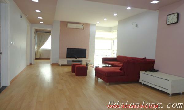 Apartamento de 3 dormitorios en Tay Ho, Vietnam No. 6067