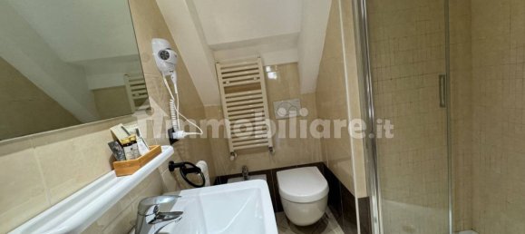 Casa de 3 dormitorios en Venice, Italy No. 303282 12