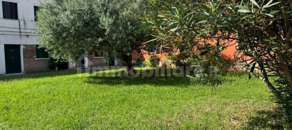 Casa de 3 dormitorios en Venice, Italy No. 303282 24