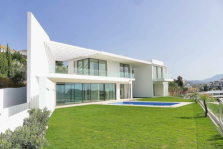 5 bedrooms Villa in La Alqueria-El Paraíso, Spain No. 2876