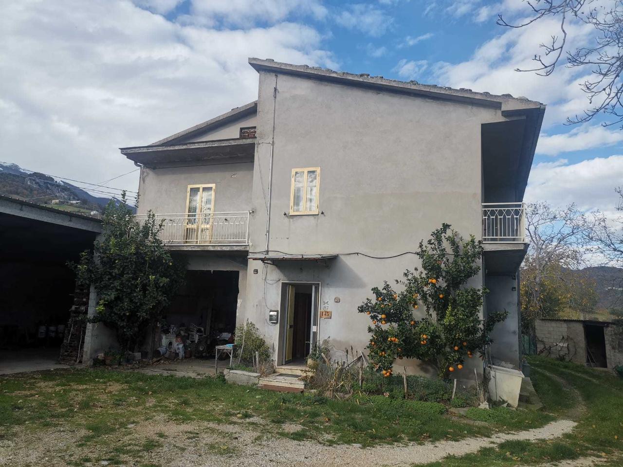 12-Zimmer Haus in Montebello di Bertona, Italy, Nr. 126027