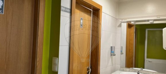 111m² Commercial property in Oeiras, Portugal No. 66052 23