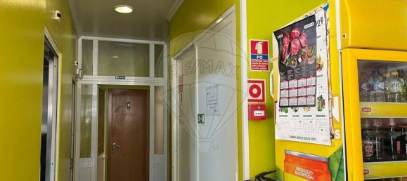 111m² Commercial property in Oeiras, Portugal No. 66052 17