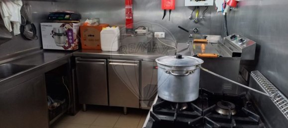 111m² Commercial property in Oeiras, Portugal No. 66052 7