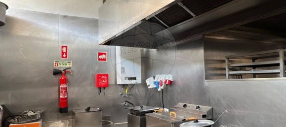 111m² Commercial property in Oeiras, Portugal No. 66052 13