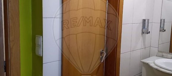 111m² Commercial property in Oeiras, Portugal No. 66052 9