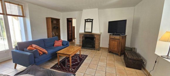 5 Schlafzimmer Haus in Le Charme, France, Nr. 350890 3