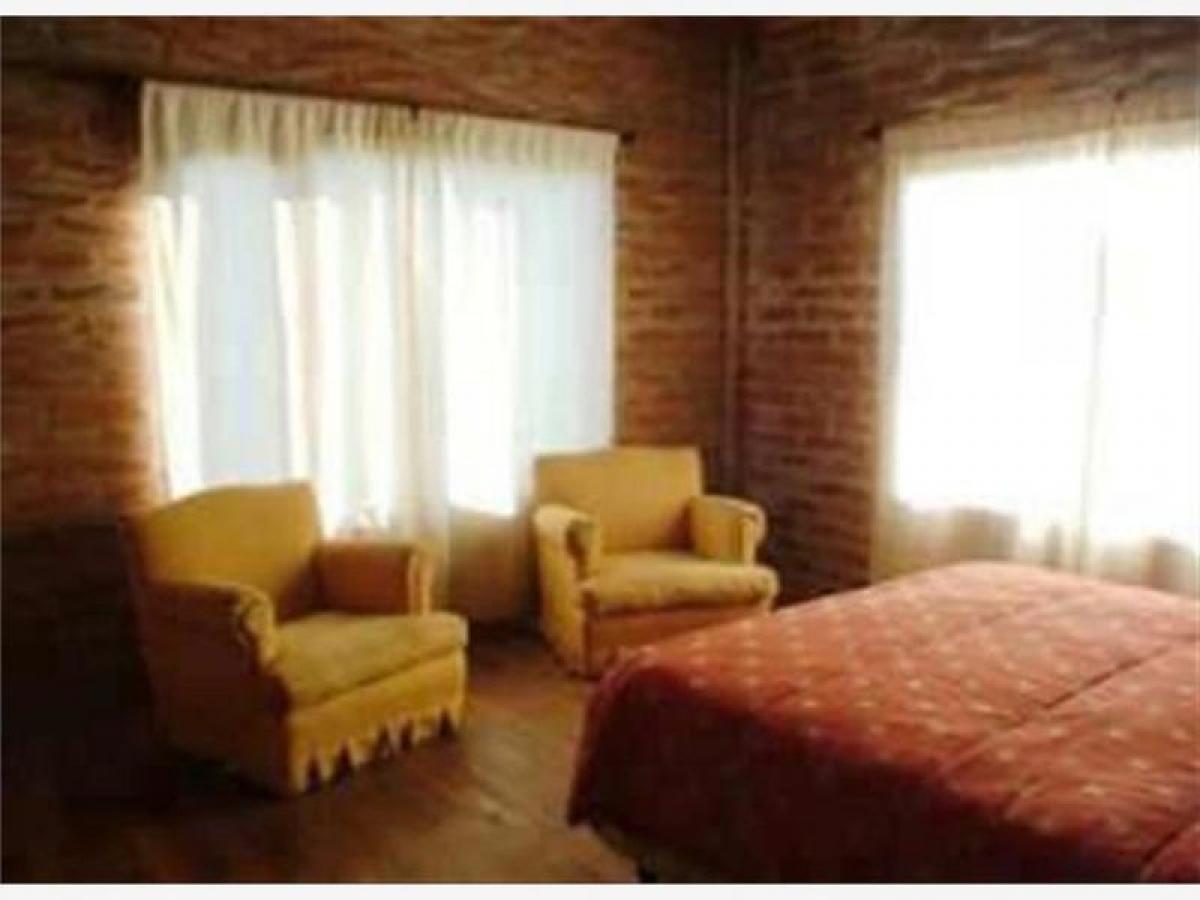 374m² Hotel in Tandil, Argentina No. 24798