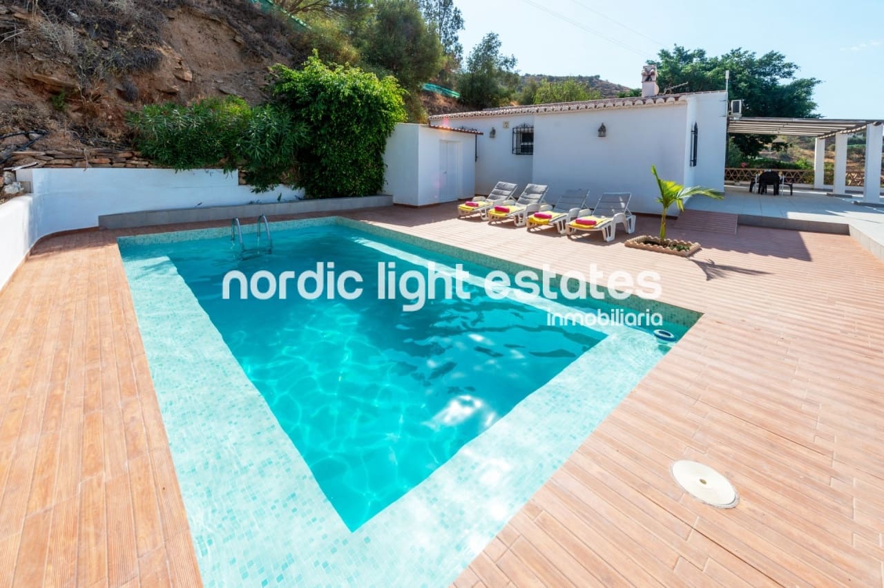 5 bedrooms House in Malaga, Spain No. 238556