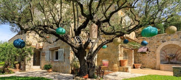 6 bedrooms Villa in Montauroux, France No. 295675 3