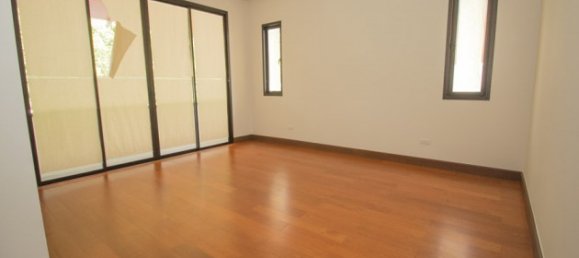 Villa de 4 dormitorios en Kathu, Thailand No. 12405 10