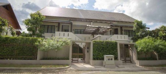 Villa de 4 dormitorios en Kathu, Thailand No. 12405 2