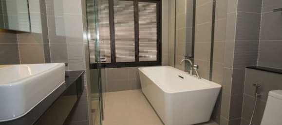 Villa de 4 dormitorios en Kathu, Thailand No. 12405 11