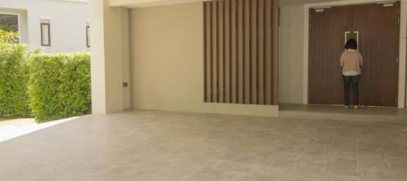 Villa de 4 dormitorios en Kathu, Thailand No. 12405 12