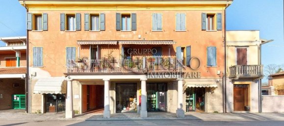 3 rooms Apartment in Guastalla, Italy No. 152461 2