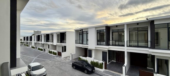 Vivenda T4 em Pattaya, Thailand N.º 74996 9