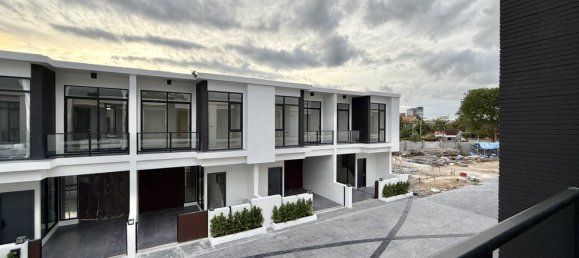 Vivenda T4 em Pattaya, Thailand N.º 74996 10