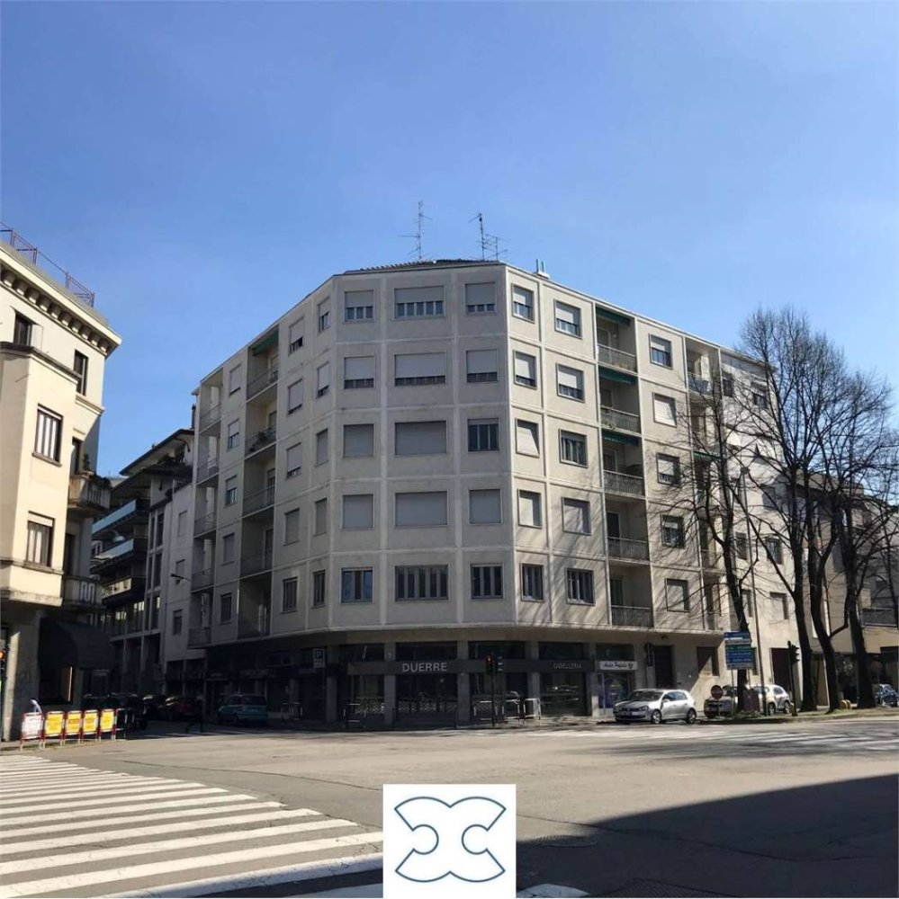 Garaje en Busto Arsizio, Italy 12 m² No. 74540