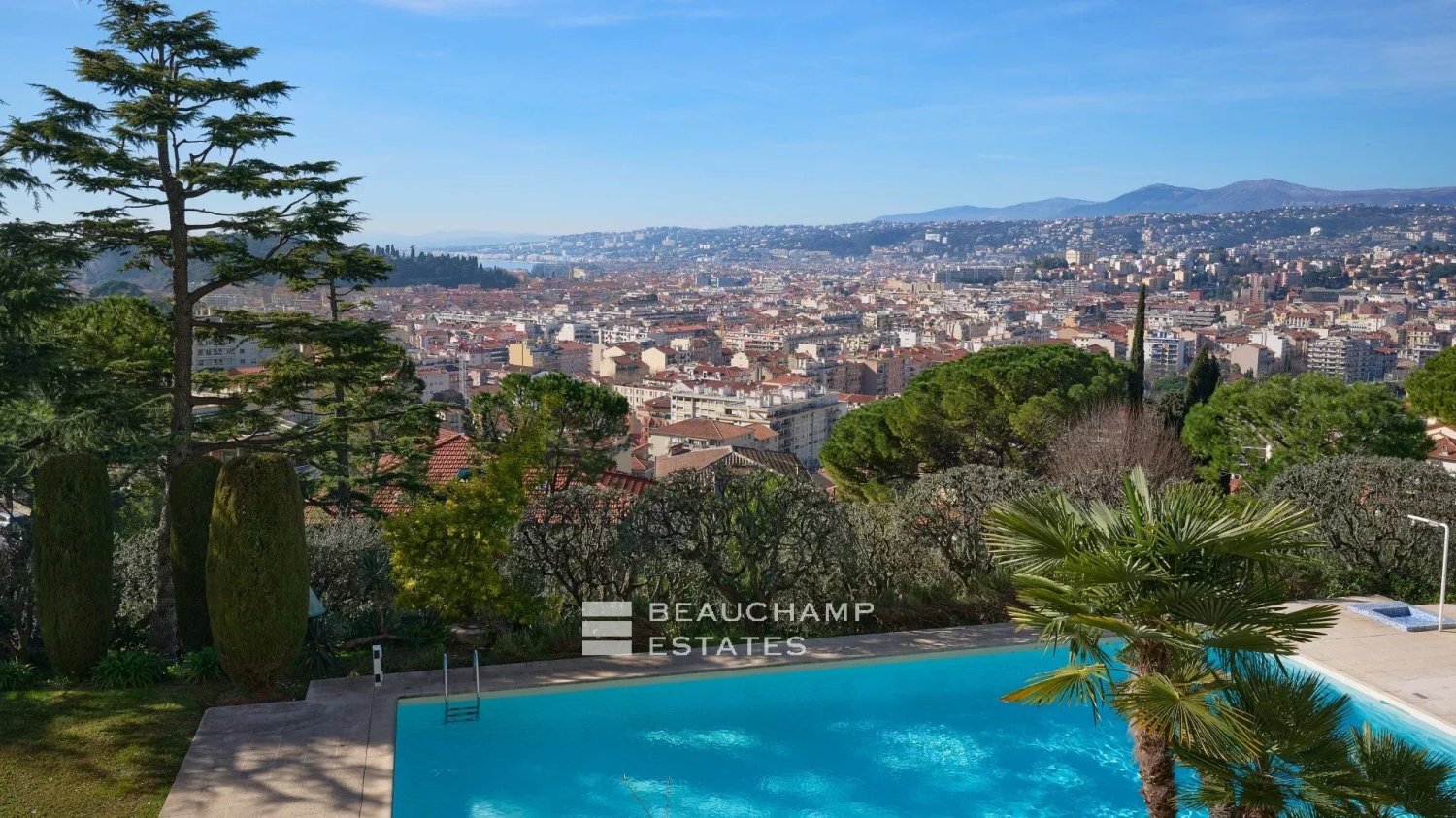 4 bedrooms Apartment in Nice, France No. 291808