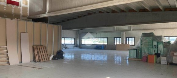 1-salle Bureau à Rende, Italy No. 167396 17