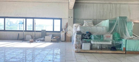 1-salle Bureau à Rende, Italy No. 167396 12