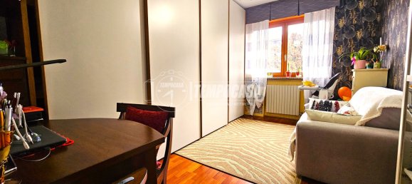 Apartamento de 2 dormitorios en Collegno, Italy No. 150069 2