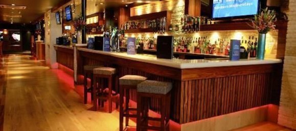 100m² Commercial property in Lucca, Italy No. 25657 2