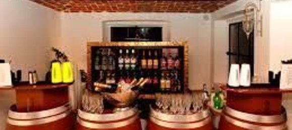 100m² Commercial property in Lucca, Italy No. 25657 4