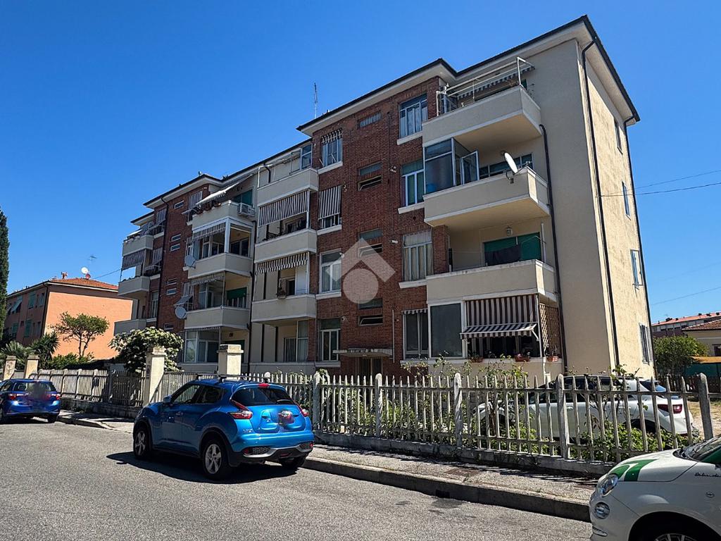 2 bedrooms Apartment in Livorno, Italy No. 293724