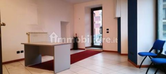 Коммерческая недвижимость с 2 комнатами в Бавено, Италия № 131194 9