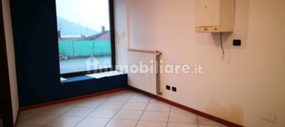 Коммерческая недвижимость с 2 комнатами в Бавено, Италия № 131194 7