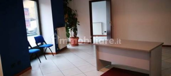 Коммерческая недвижимость с 2 комнатами в Бавено, Италия № 131194 2