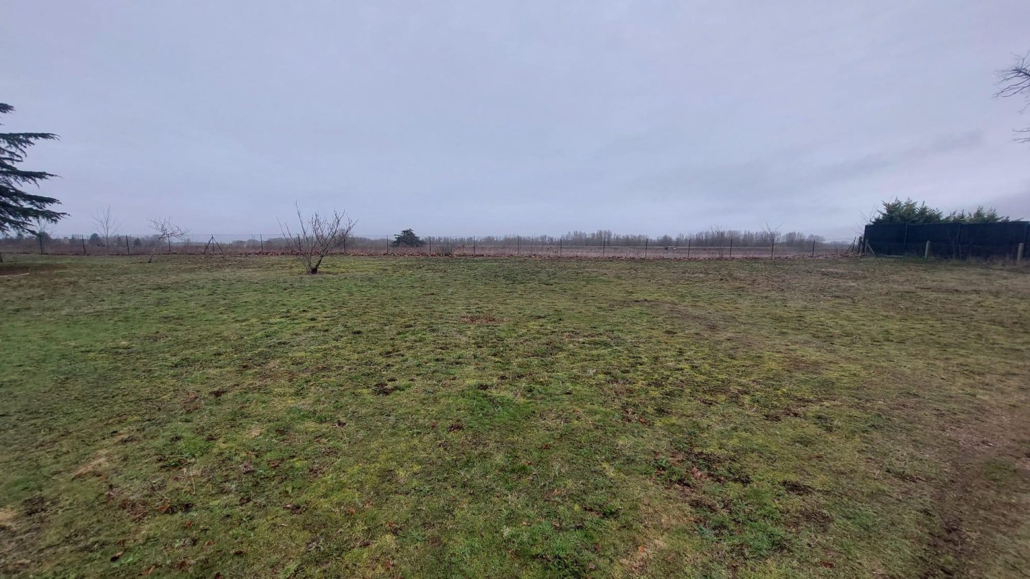 Земельный участок в Сен-Дени-ан-Вал, Франция № 152513