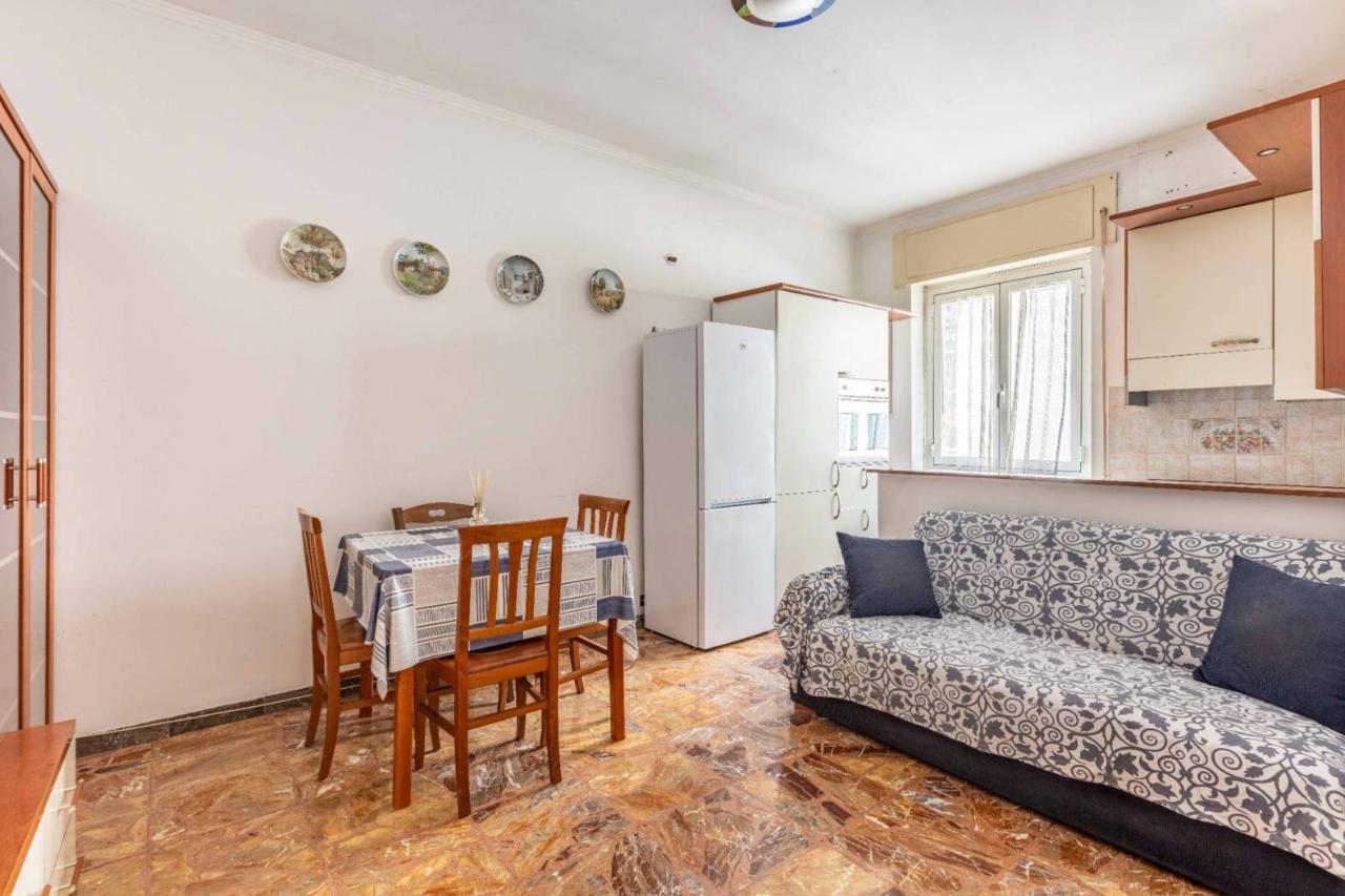3 rooms Apartment in Rome, Italy No. 36688