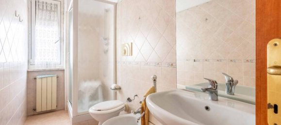 3 rooms Apartment in Rome, Italy No. 36688 37