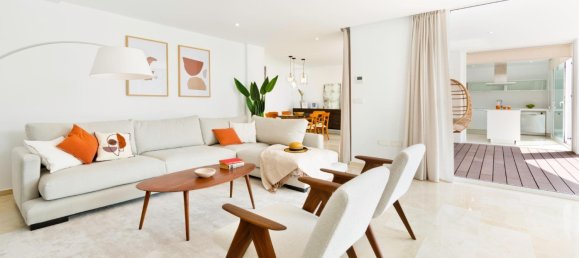 5 bedrooms Villa in Altea, Spain No. 10639 3