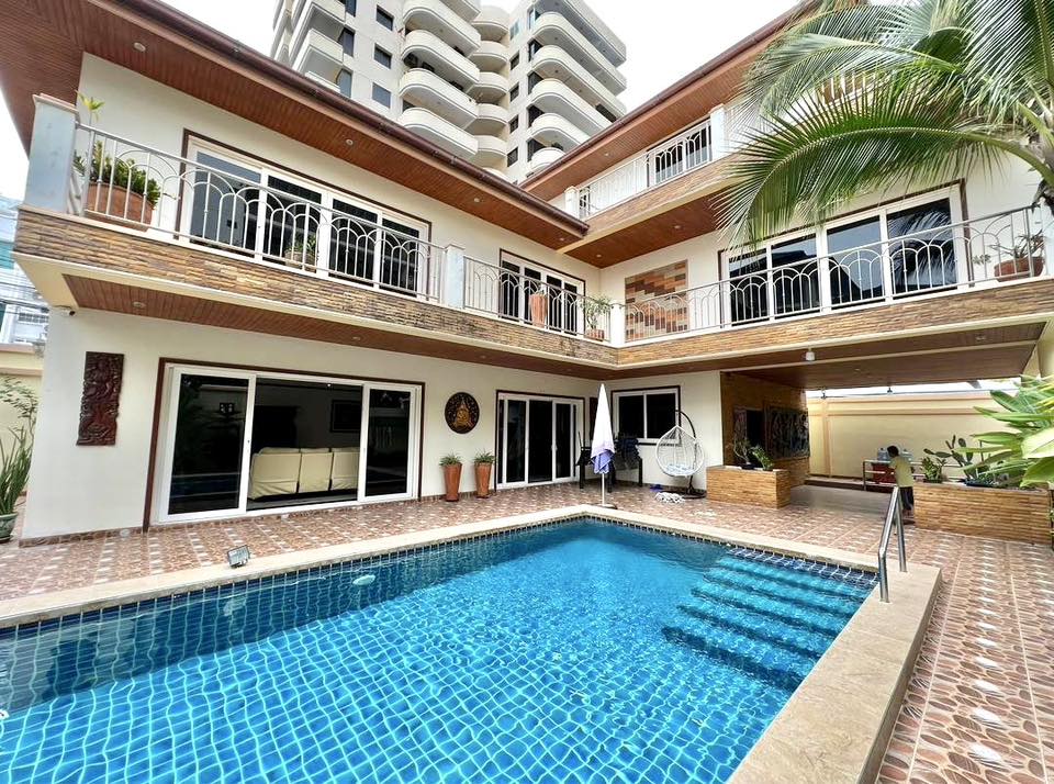 4 chambres house à louer à Pattaya, Chonburi, Eastern Thailand, Thailand № 62247