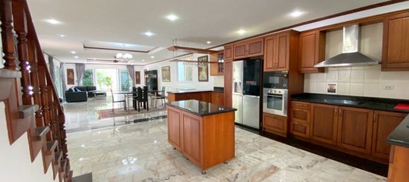 4 chambres house à louer à Pattaya, Chonburi, Eastern Thailand, Thailand № 62247 5