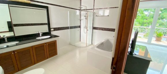 4 chambres house à louer à Pattaya, Chonburi, Eastern Thailand, Thailand № 62247 23