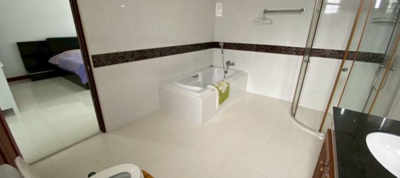 4 chambres house à louer à Pattaya, Chonburi, Eastern Thailand, Thailand № 62247 16
