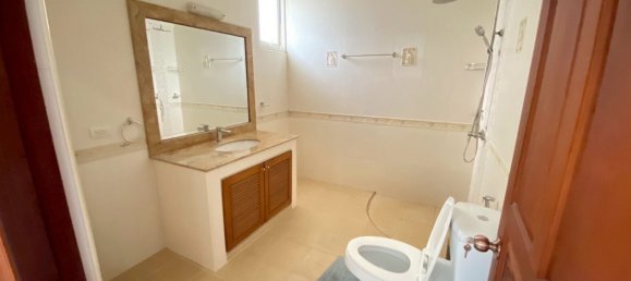 4 chambres house à louer à Pattaya, Chonburi, Eastern Thailand, Thailand № 62247 19