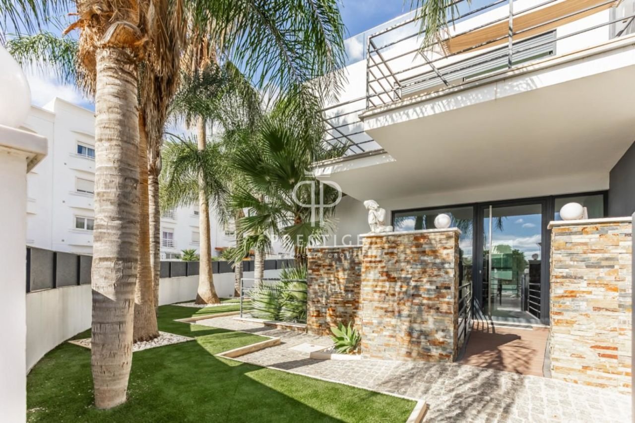 5 bedrooms Villa in Albufeira, Portugal No. 280797