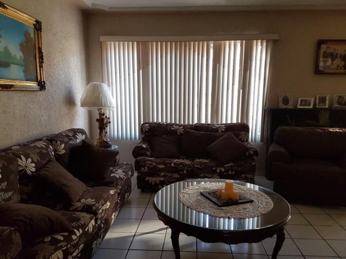 Casa de 3 dormitorios en Playa Vicente, Mexico No. 154906