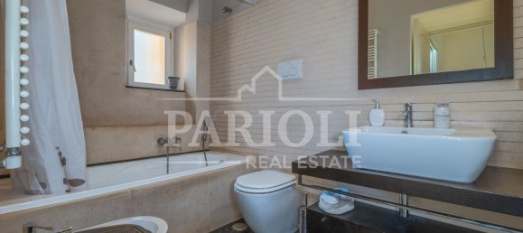 4 bedrooms Apartment in Rome, Italy No. 335218 17